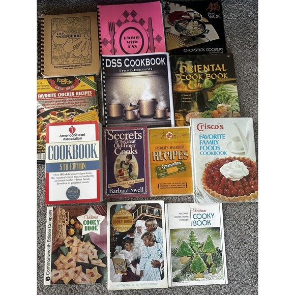 13 Assortment Lot Classic Recipe Cookbooks WE Energies Crisco American Heart - Picture 2 of 11